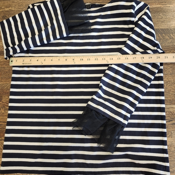 J Crew Black and White Striped Women's Top With Tulle Cuffs Medium - Picture 4 of 6